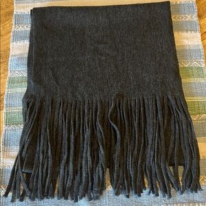 Lucky Brand Solid Brushed Gray Felt Scarf w/Fringe Unsized